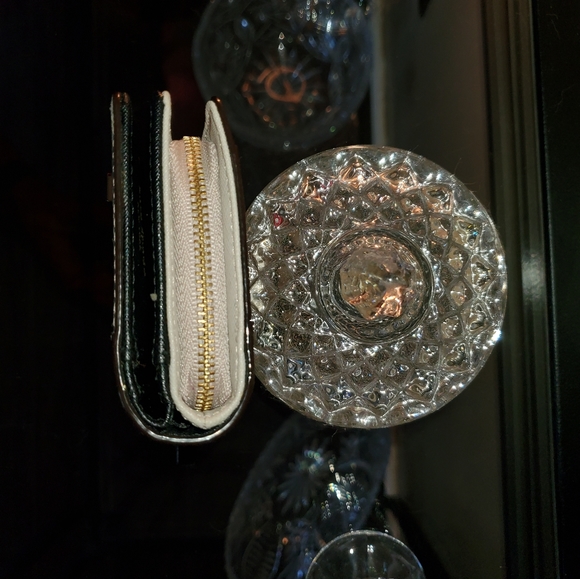 Kate Spade wallet - Picture 9 of 10